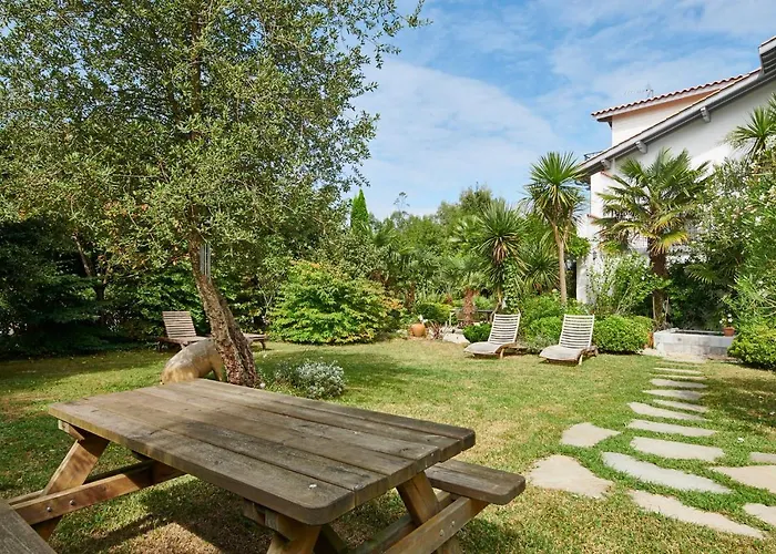 Gæstehus Maison Arbolateia Avec Piscine Et