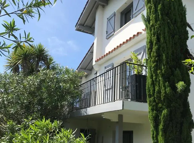 Maison Arbolateia Avec Piscine Et * Bidart